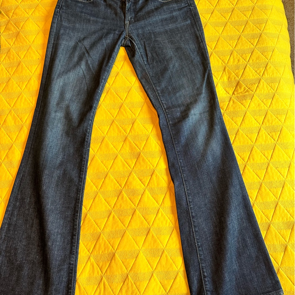 Citizen Ingrid flare